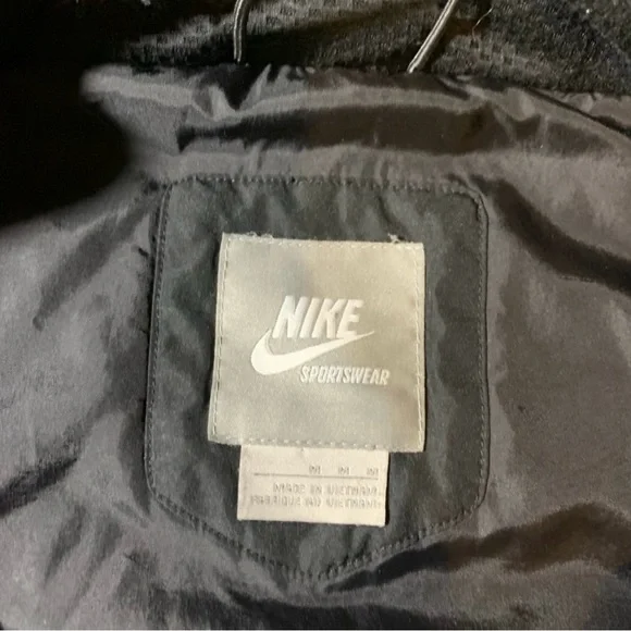 Nike Puffer Jacket - Picture 5 of 6